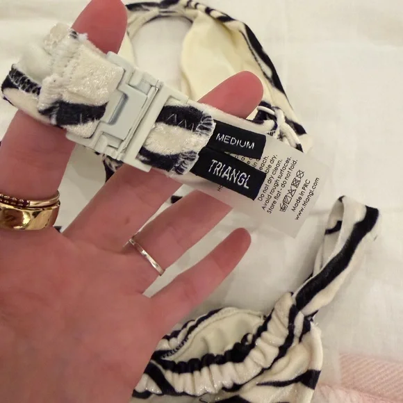 Triangl Velvet Bikini - Picture 7 of 8